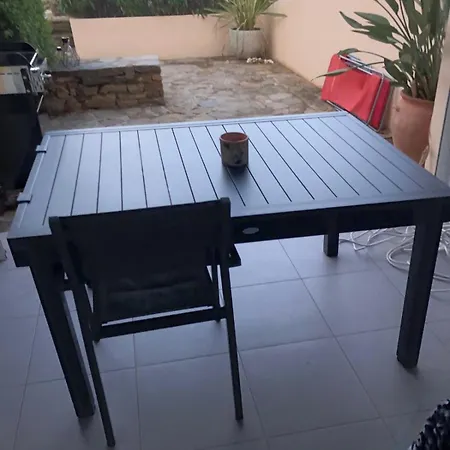 Les Pieds Dans L'eau 公寓 *