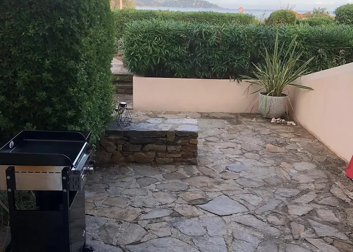 Les Pieds Dans L'eau 아파트 르 라방두